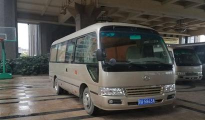 龙岩怎么租旅游包车带司机